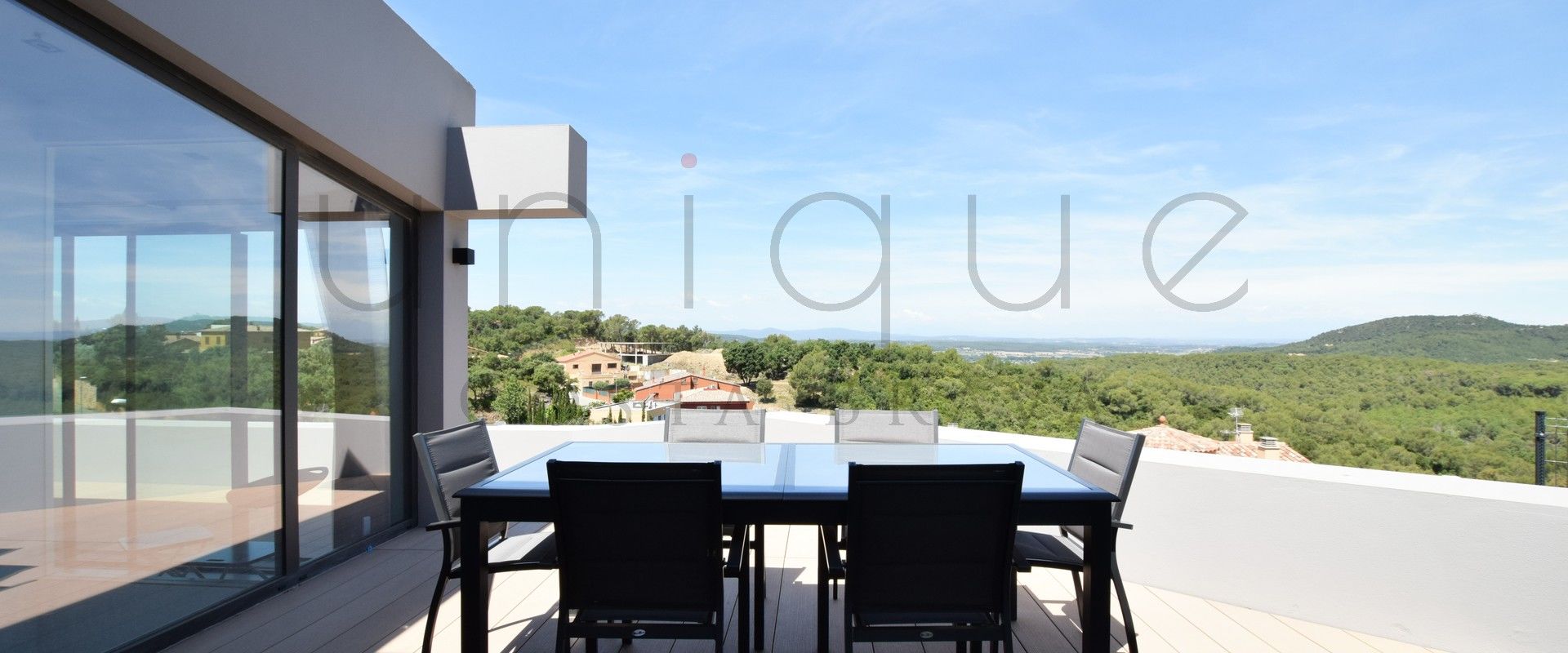 CASA LOU